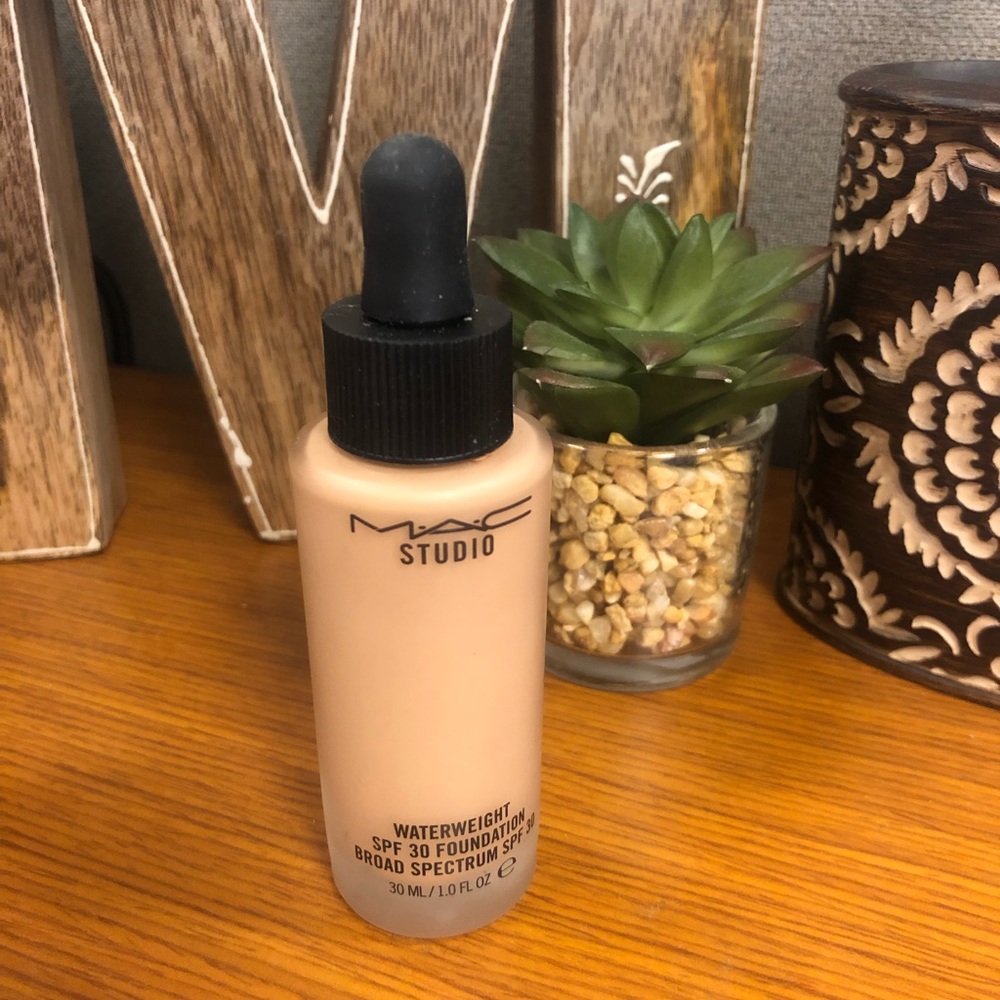 MAC Waterweight Foundation